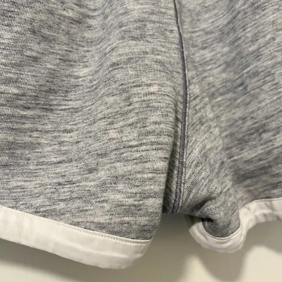 LULULEMON Cool & Collected Shorts 2.5” in Heathered Space Dyed‎ Nimbus - Picture 6 of 9